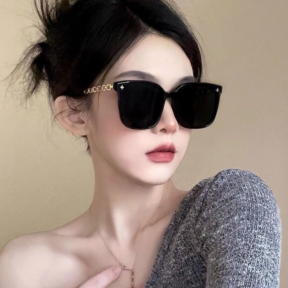Sunglasses Large Oversized Lady Women Retro Vintage Bold and figure-slimming - Picture 1 of 8